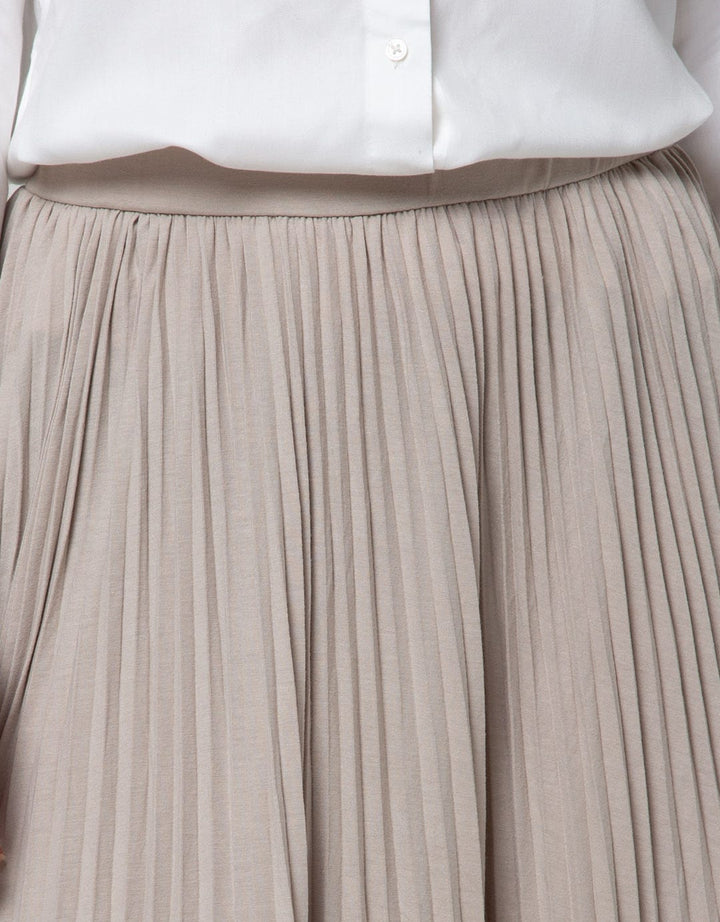Details Maxi Pleats Rok Wanita