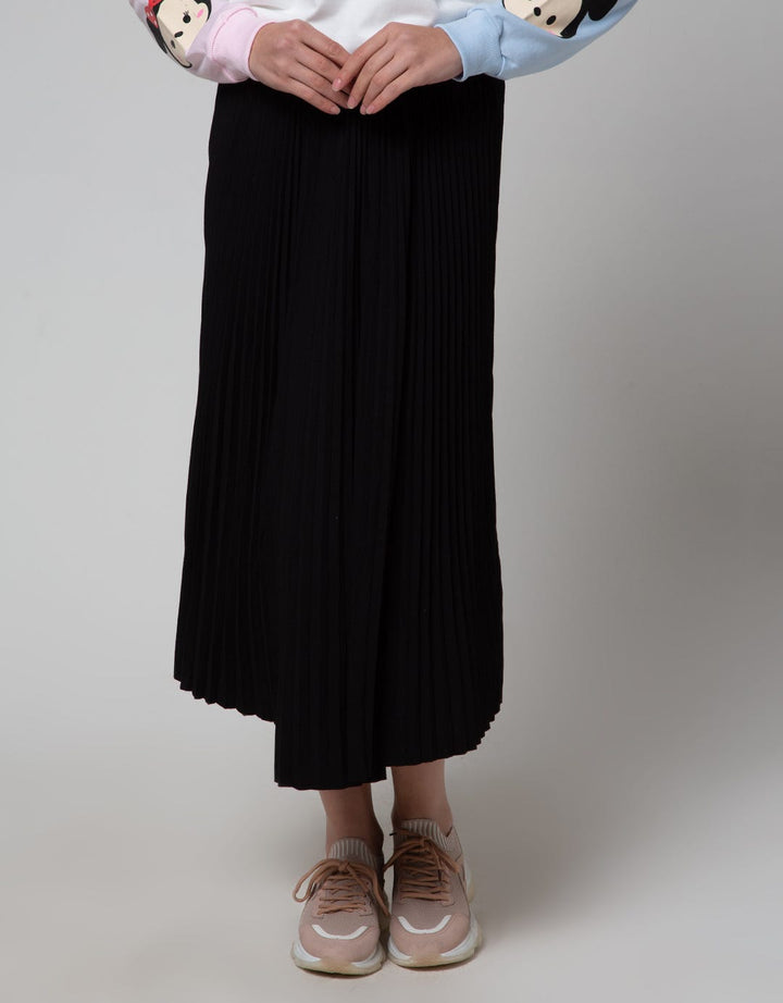 Details Maxi Pleats Rok Wanita