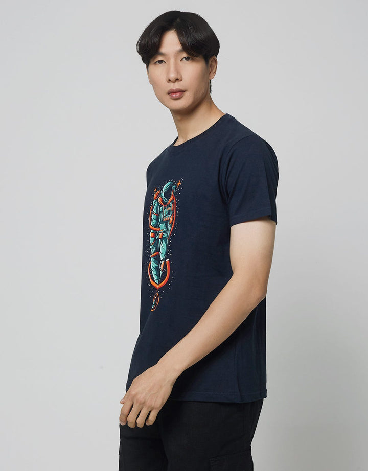 T Zone Space Traveller Men's T-Shirt