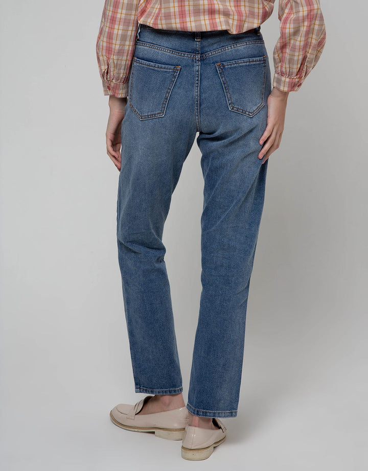 Nevada Regular Wash Celana Denim Wanita