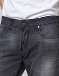 Lois Celana Panjang Basic Straight Jeans