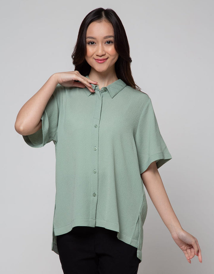 St. Yves Short Sleeve Shirt Poly Creepe Blouse