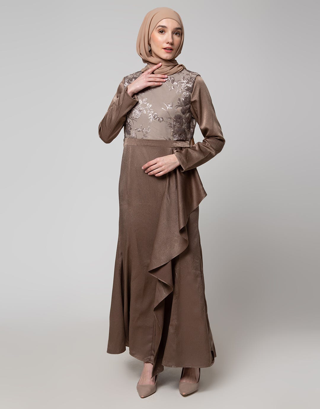 Cardinal Femme Brukat Detail Gamis Wanita