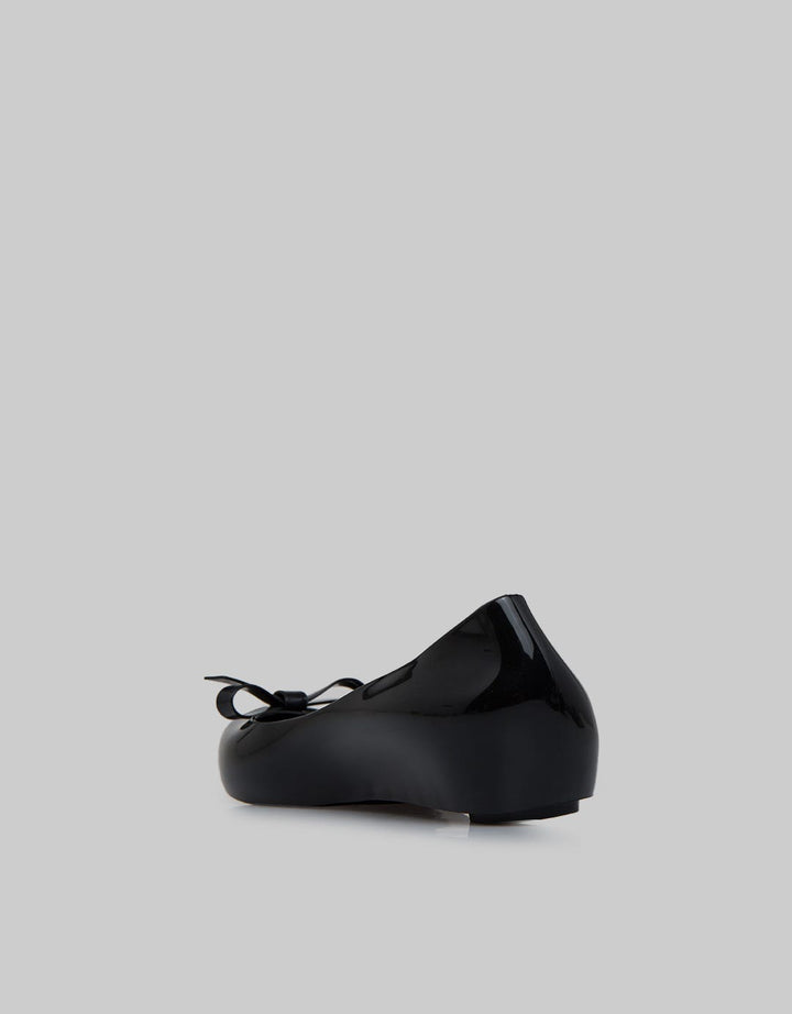 Yongki Komaladi Flat Shoes Simply