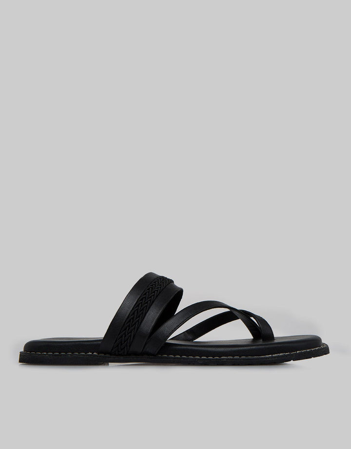 Yongki Komaladi Sandal