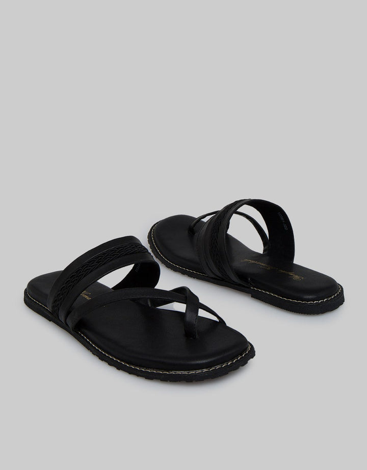 Yongki Komaladi Sandal