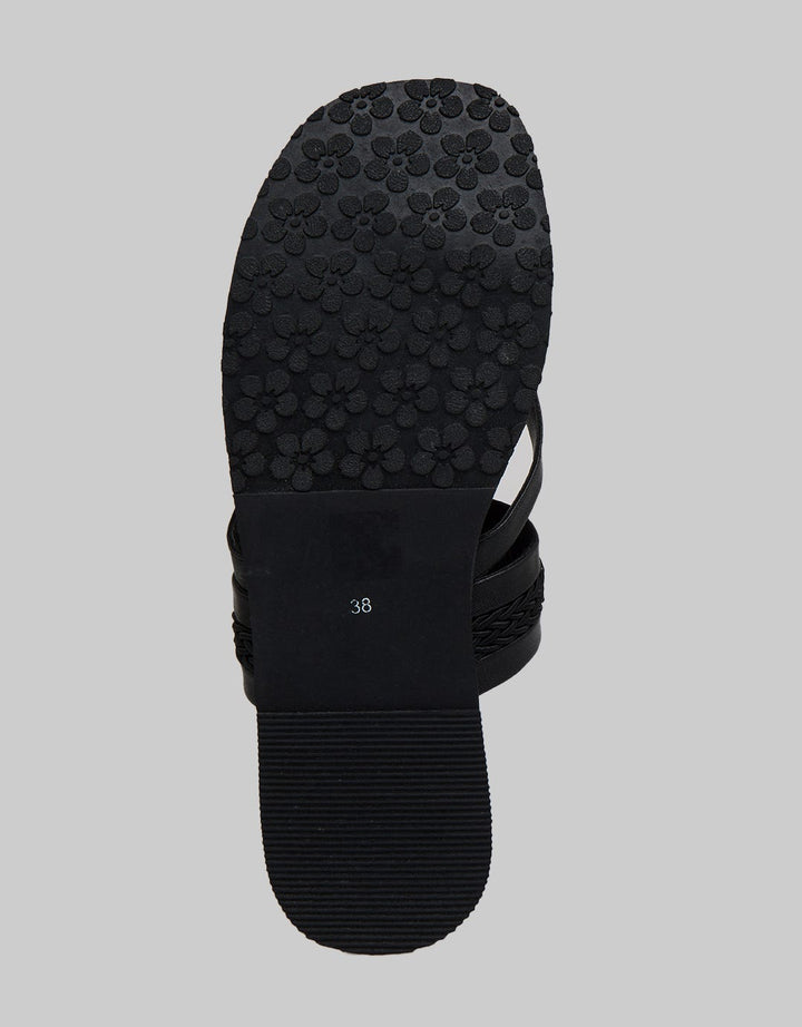 Yongki Komaladi Sandal