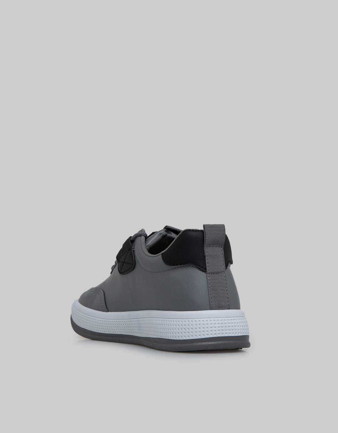 Yongki Komaladi Casual Shoes