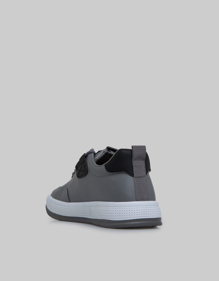 Yongki Komaladi Casual Shoes