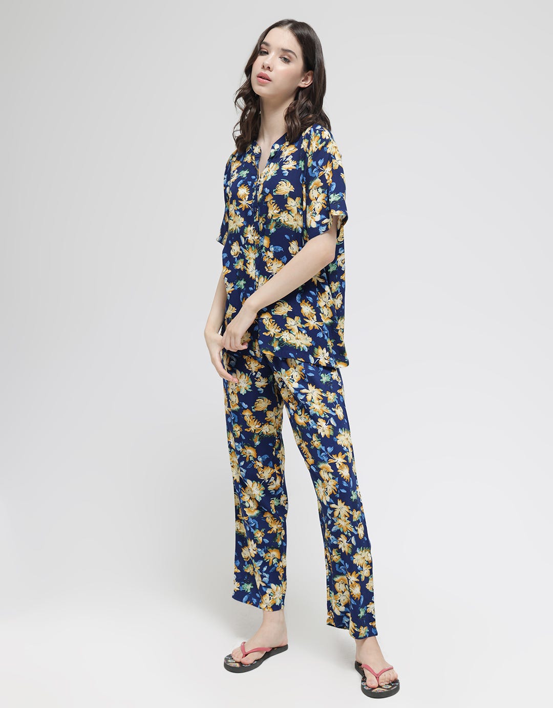 St. Yves Short Sleeve Pajama Pants Kanna Flower