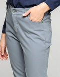 Expand Qeiza Pants