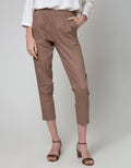 Details Celana Panjang Half Elastic At Waist Wanita