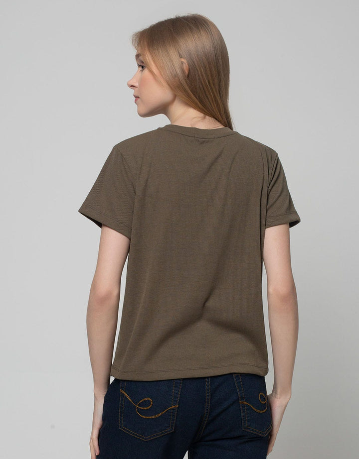 Details Rib Pabric Kaos Wanita