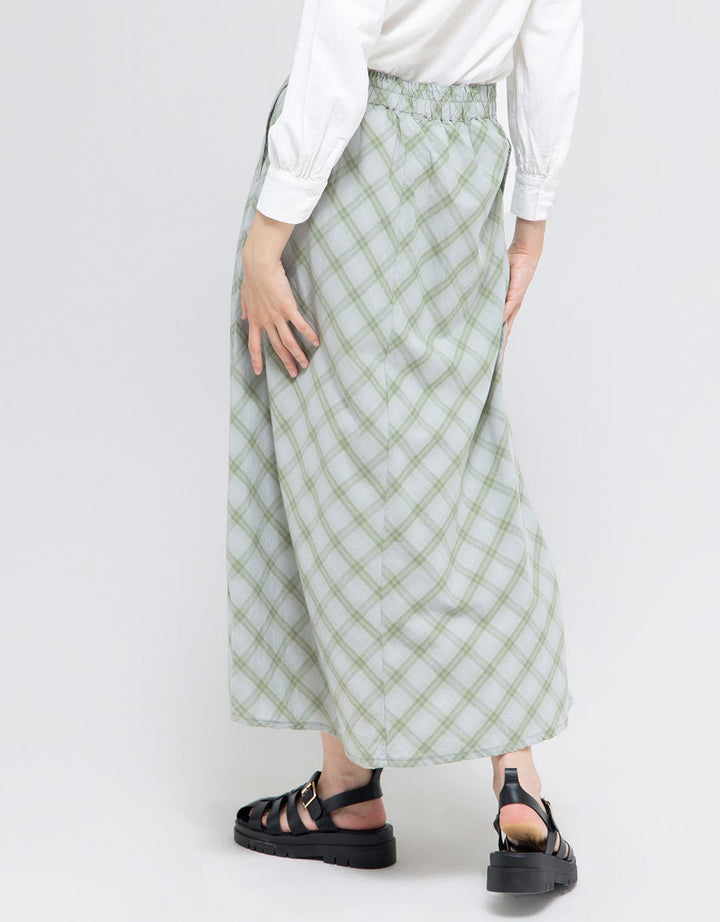 Expand Amera Skirts