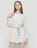 Expand Akiya Blouse Wanita