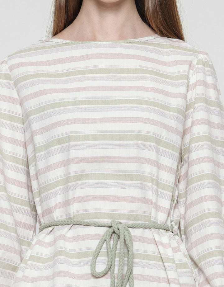 Expand Akiya Blouse Wanita