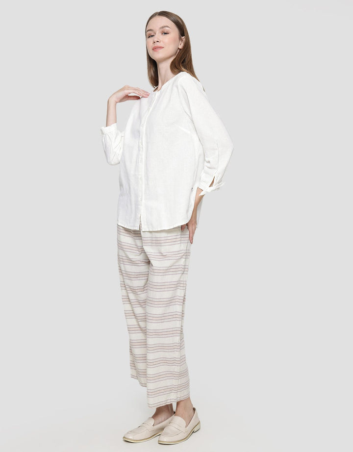 Expand Aurely Women's Plain Blouse