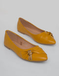 St. Yves Tied Buckle Flat Shoes Wanita