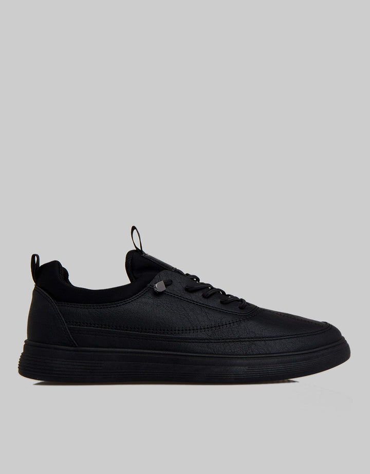 Yongki Komaladi Sepatu Casual