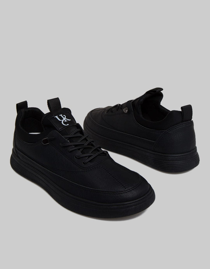 Yongki Komaladi Sepatu Casual