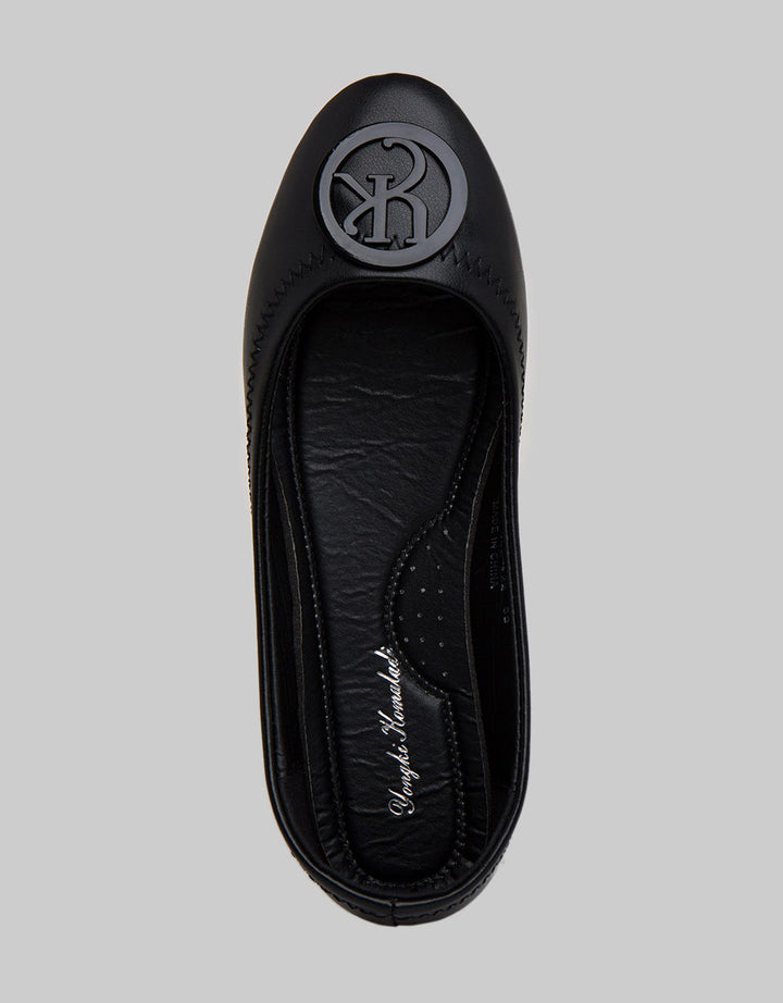 Yongki Komaladi Flat Shoes Stitching Line