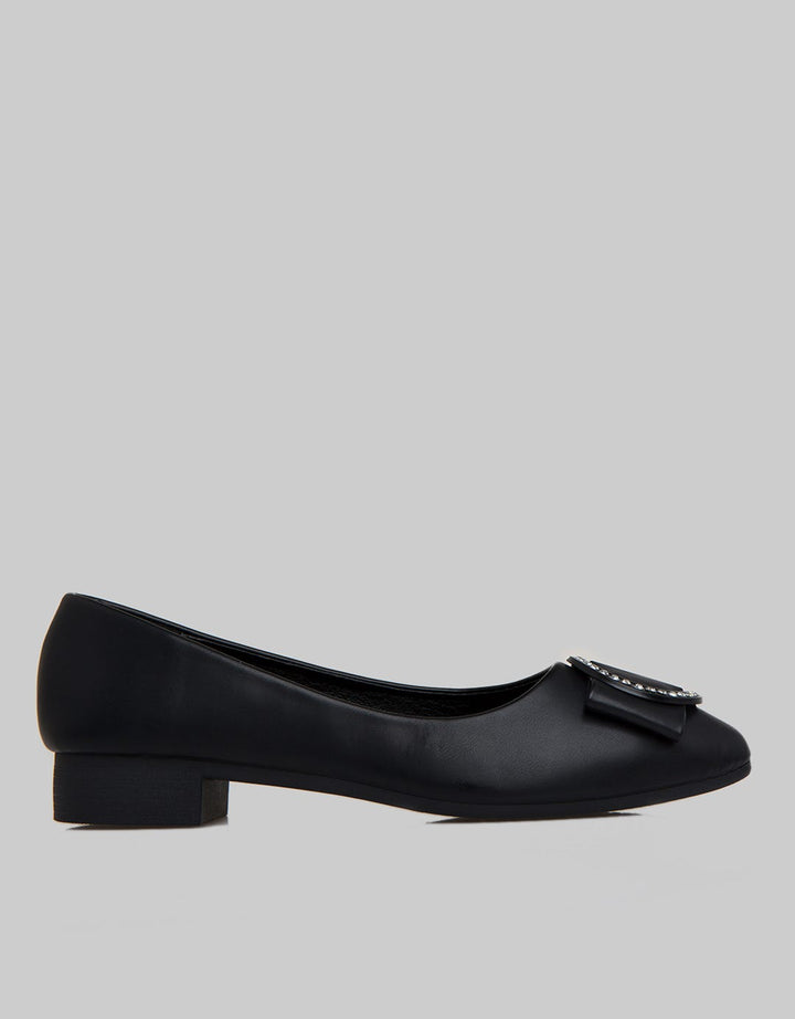 Yongki Komaladi Flat Shoes Circle Aksesoris
