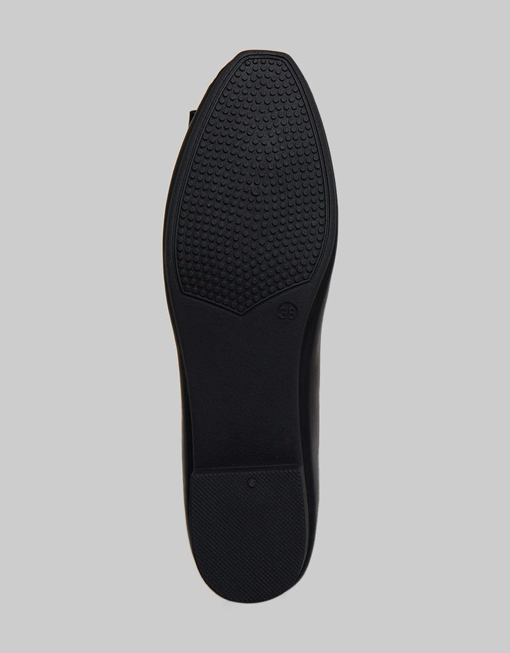 Yongki Komaladi Flat Shoes Circle Aksesoris