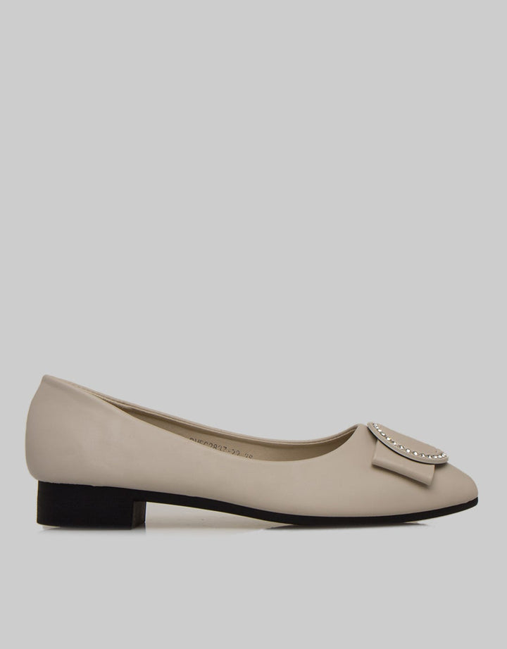 Yongki Komaladi Flat Shoes Circle Aksesoris