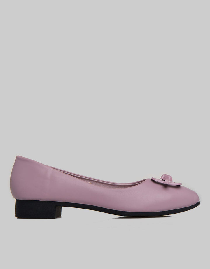 Yongki Komaladi Flat Shoes Tie Look