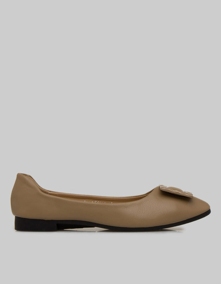Yongki Komaladi Oli Pointed Sepatu Flat Wanita