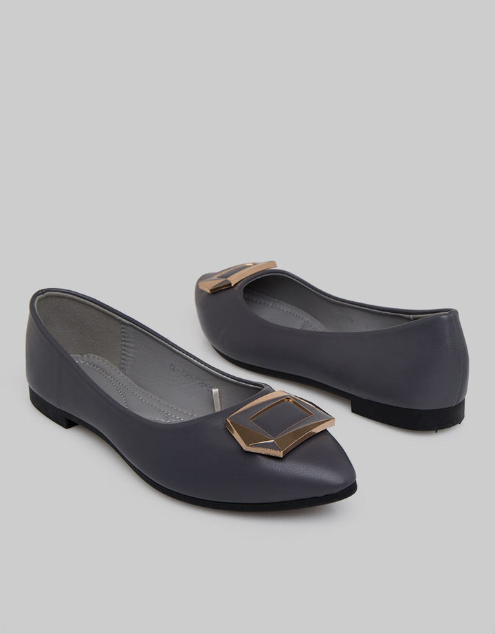 Yongki Komaladi Ol Pointy Sepatu Flat Wanita