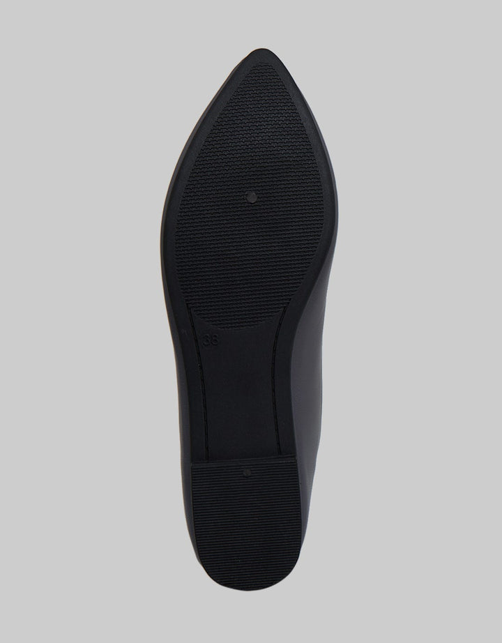 Yongki Komaladi Ol Pointy Sepatu Flat Wanita