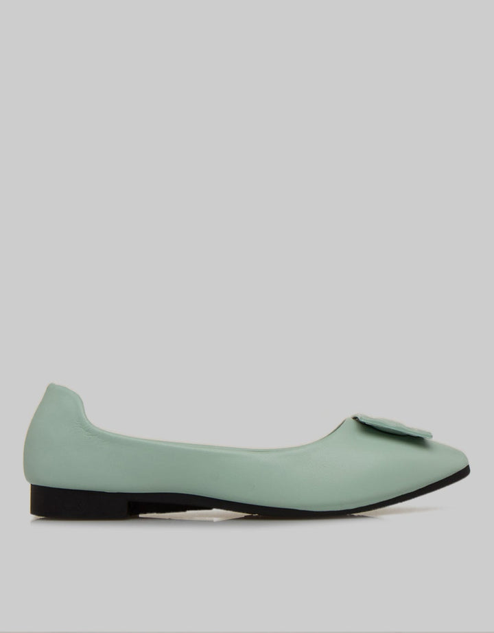 Yongki Komaladi Oli Pointed Sepatu Flat Wanita