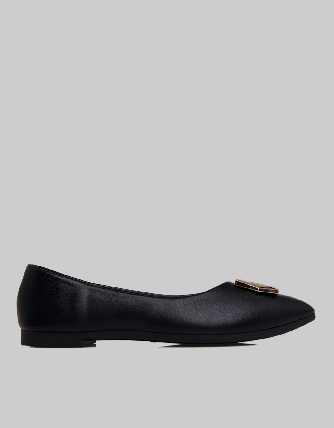 Yongki Komaladi Ol Pointy Sepatu Flat Wanita