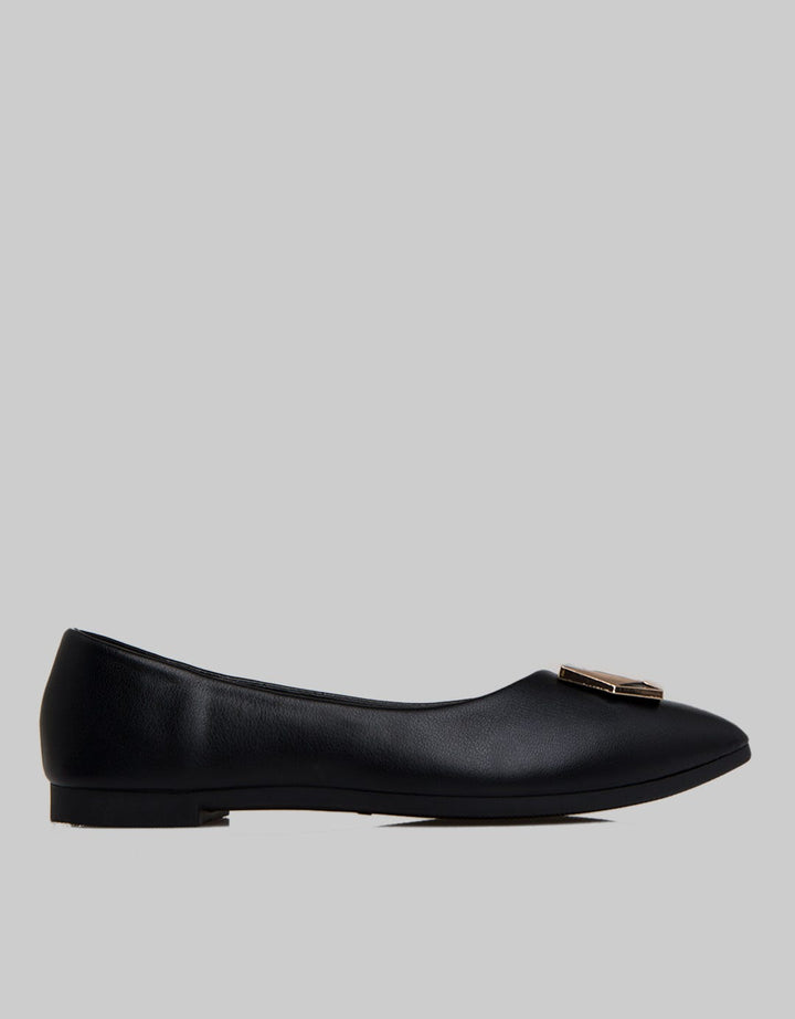 Yongki Komaladi Ol Pointy Sepatu Flat Wanita