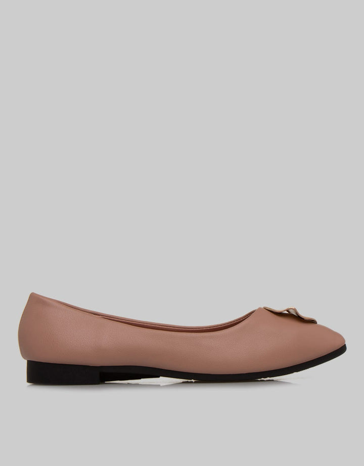 Yongki Komaladi Ol Pointy Sepatu Flat Wanita