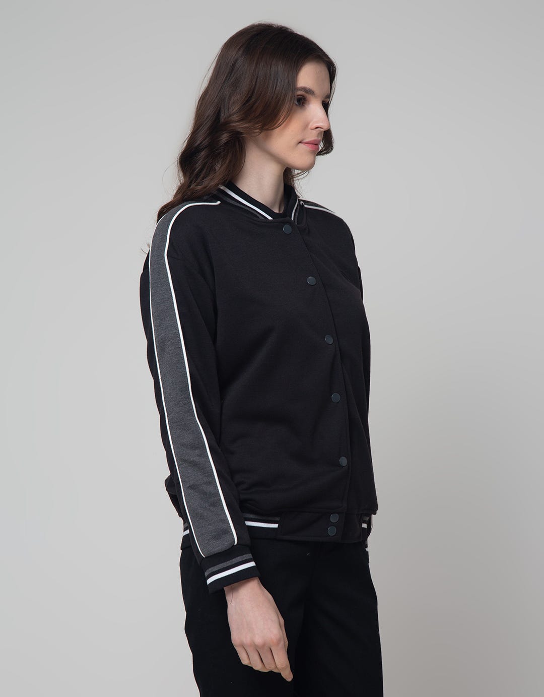 Nevada Varsity Logo Jaket Wanita