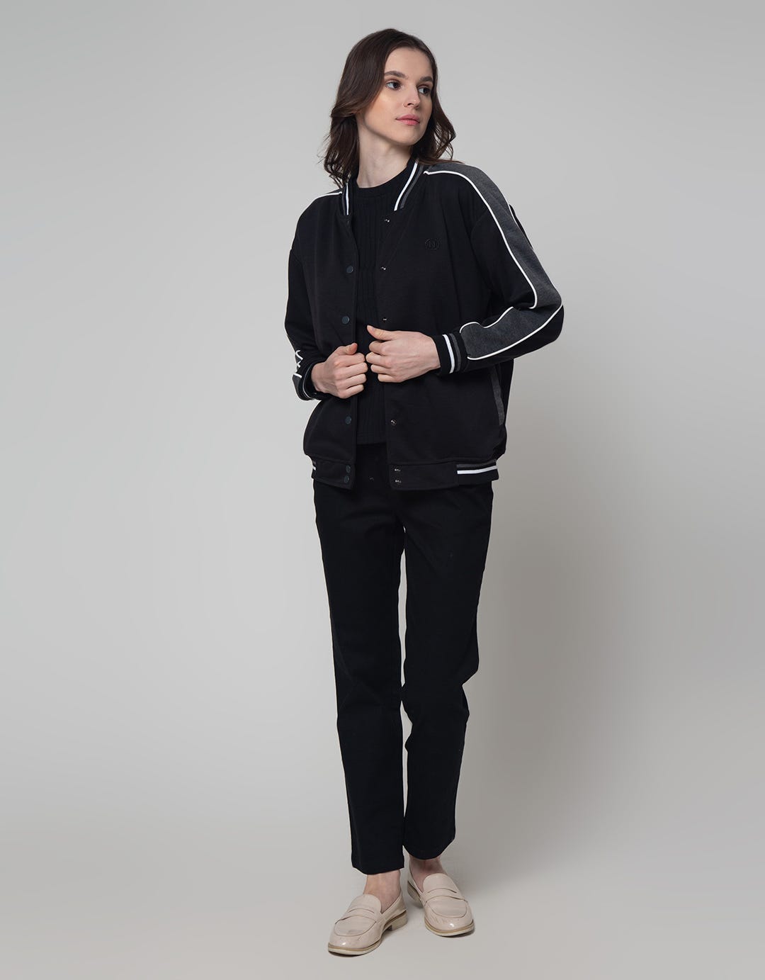 Nevada Varsity Logo Jaket Wanita
