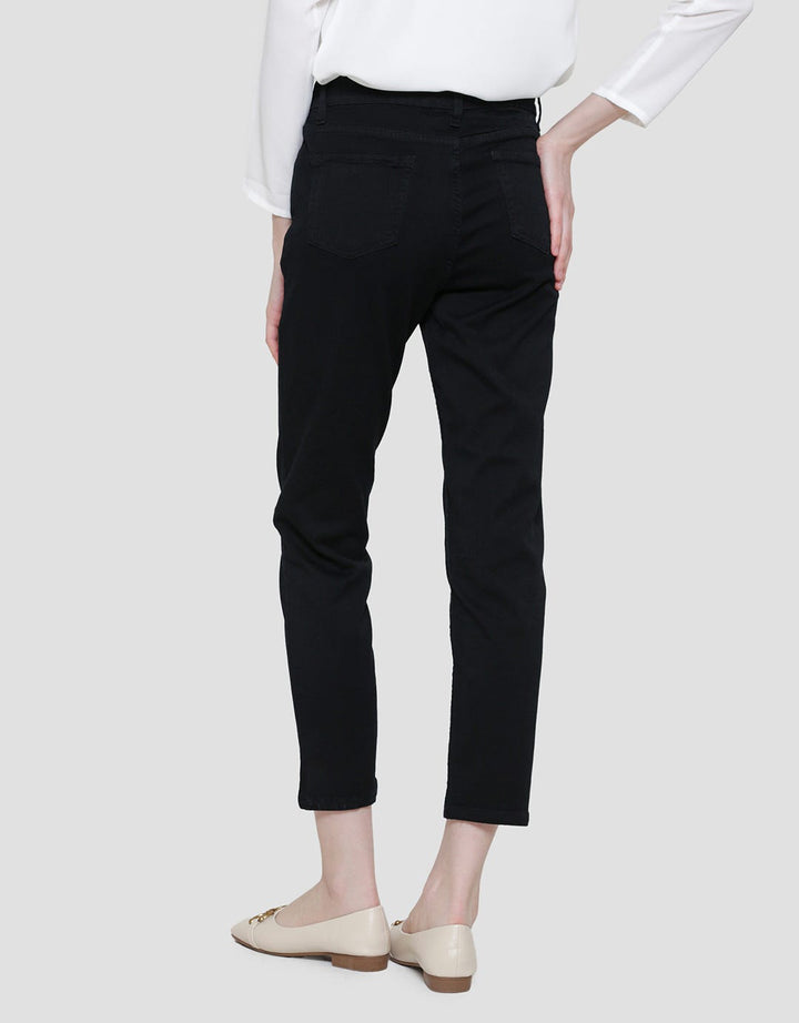 Connexion Regular Felis Basic Wash Celana Denim Wanita