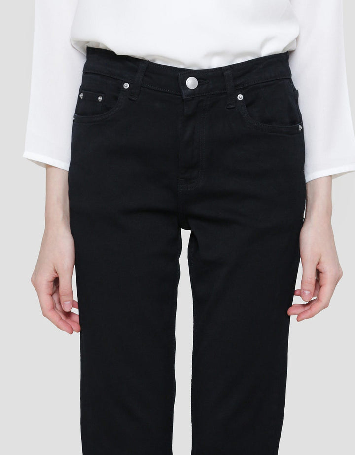 Connexion Regular Felis Basic Wash Celana Denim Wanita