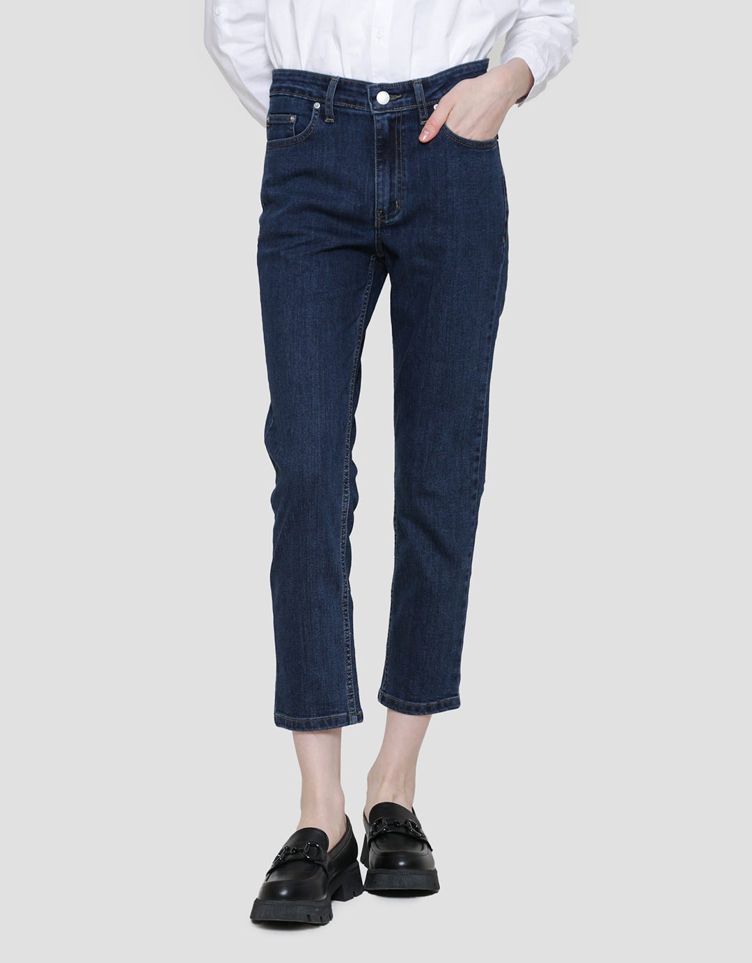 Connexion Regular Felis Basic Wash Celana Denim Wanita