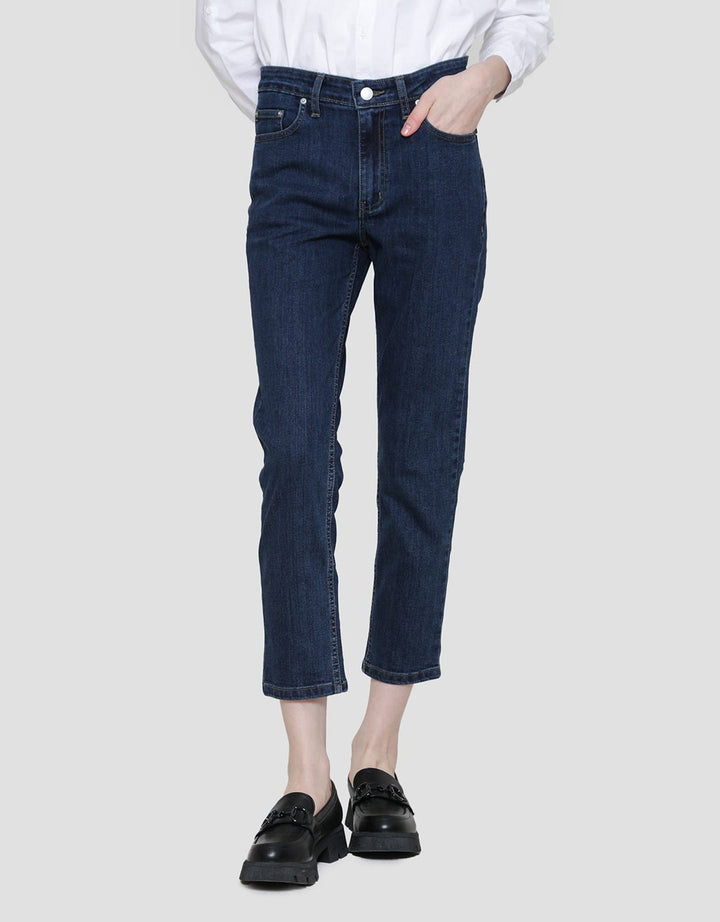 Connexion Regular Felis Basic Wash Celana Denim Wanita