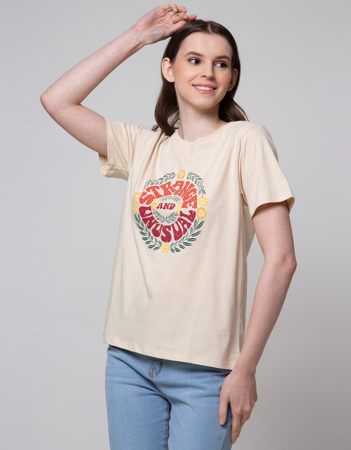 Nevada Strange Unusual Kaos Wanita