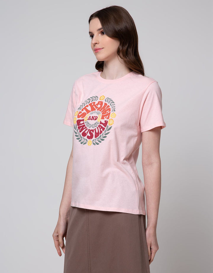 Nevada Strange Unusual Kaos Wanita