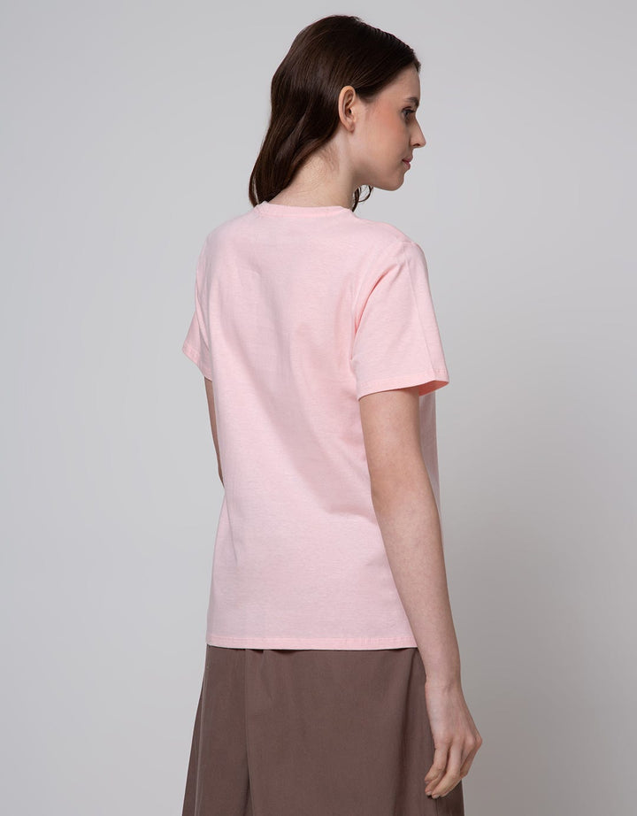 Nevada Strange Unusual Kaos Wanita