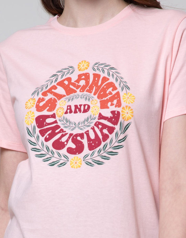 Nevada Strange Unusual Kaos Wanita