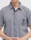Details Bordir Palm Tree Kemeja Pria