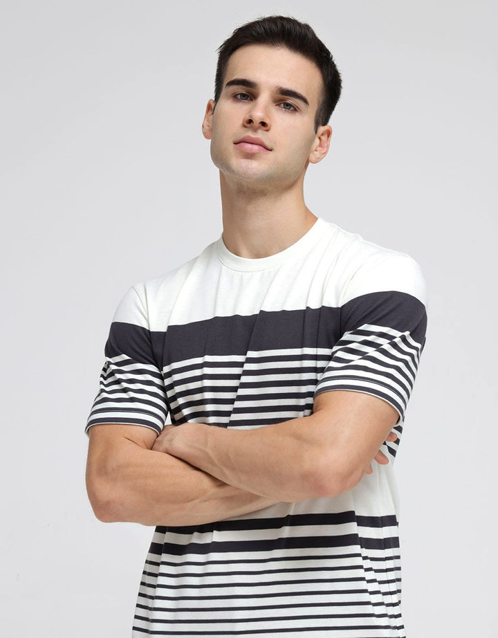 Details Yarndyed Stripe Kaos Pria