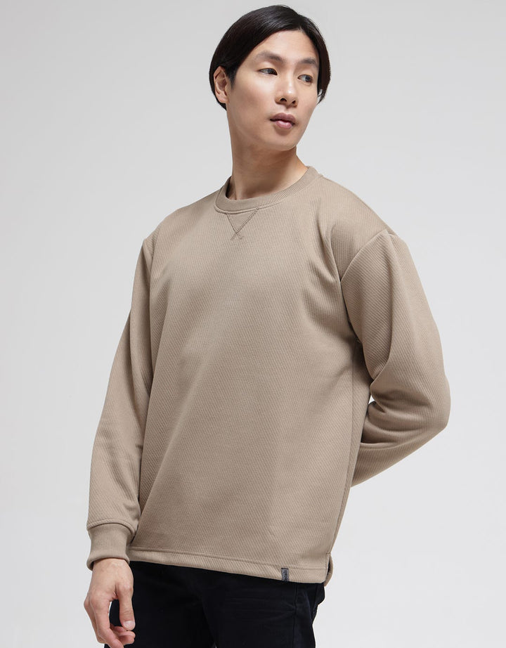 Details Neck Texture Zigzag Sweater Pria