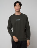 Details Neck Solid Sweater Pria
